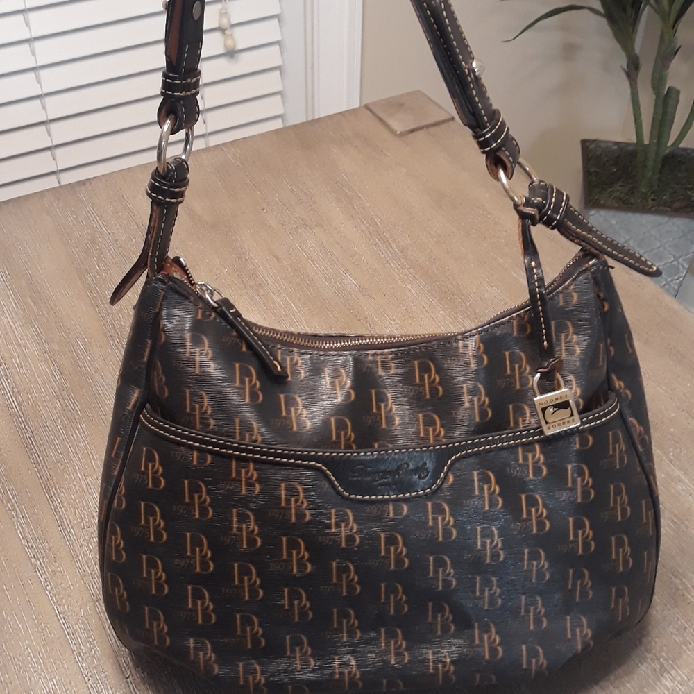 Dooney & Bourke